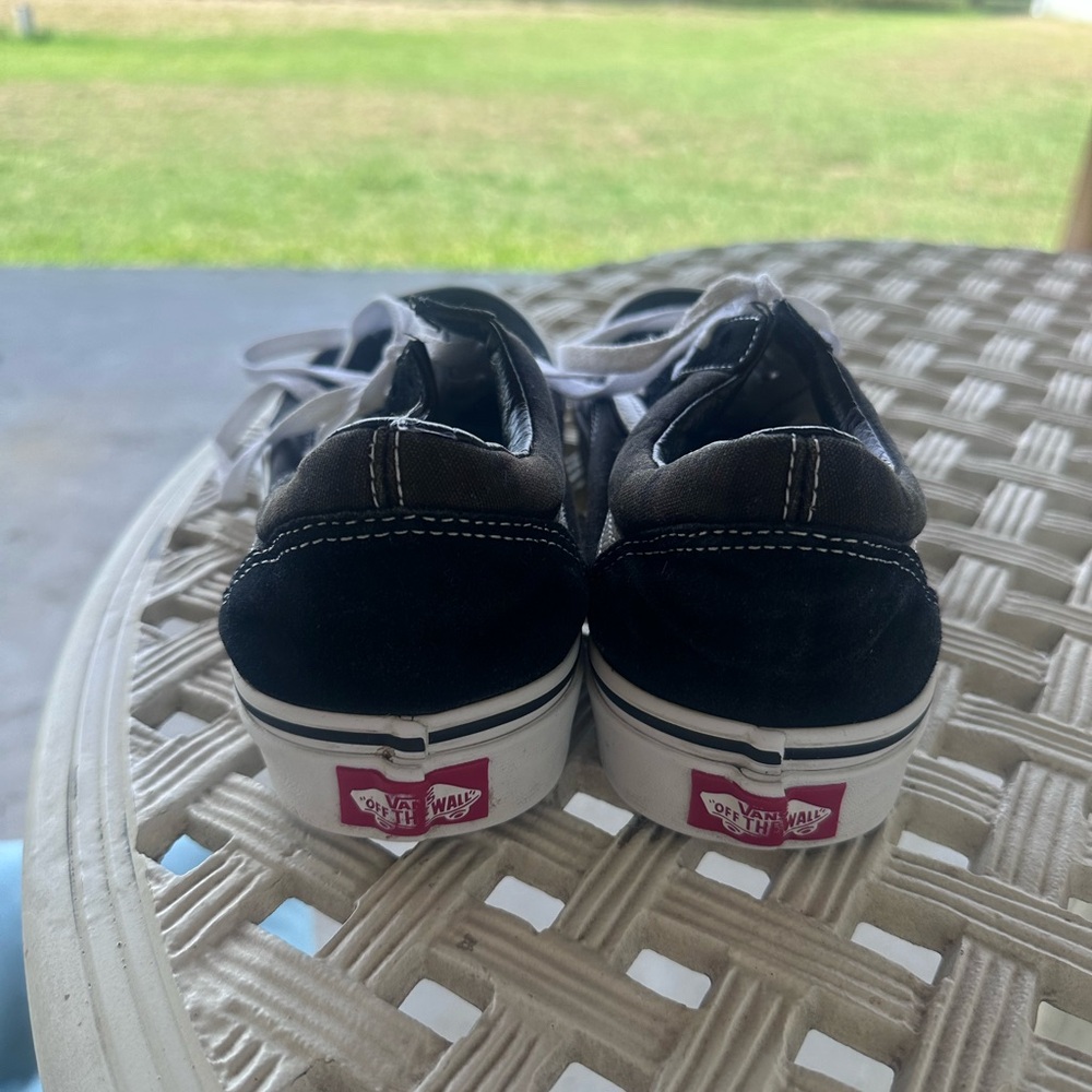 Vans - Picture 3 of 6